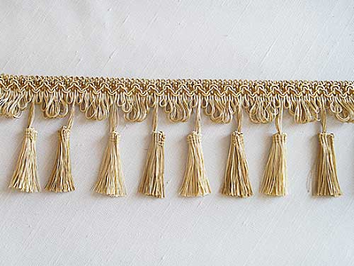 Цвет бахромы для штор: желто-бежевый, золотистый