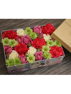 Прямоугольная коробочка с цветами