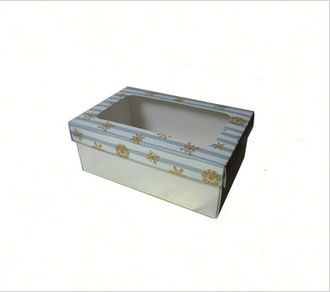 Коробка подарочная ВЫСОКАЯ 2П-В с ОКНОМ (18*11* выс 7 см), снежинки с голубой полоской
