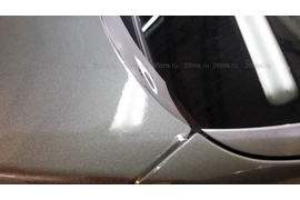 Защита ЛКП Hyundai Santa Fe антигравийной полиуретановой пленкой 3М капот, передний бампер, зеркала, стекла фар, проемы ручек дверей. Подрезка края пленки угол капота под загиб.