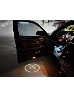 Штатная проекция в двери Mercedes W203
