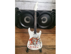 Модель № G4: гитара сувенирная на подставке &quot;Queen&quot;