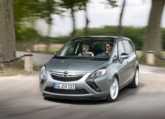 Автомобильные чехлы для Opel Zafira C c 2013