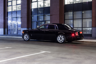 ROLLS-ROYCE Phantom (Черный)