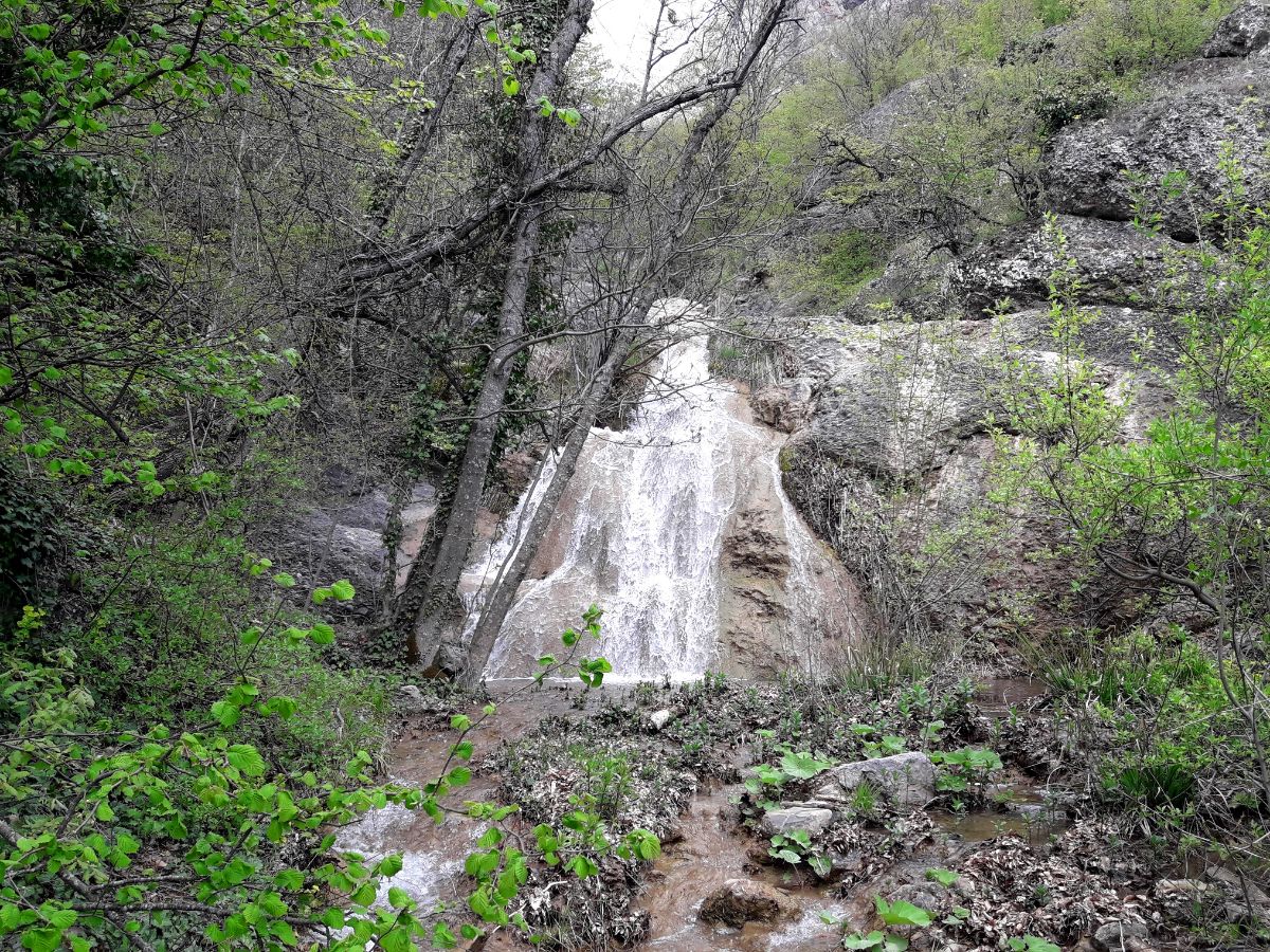 Активный тур в горы Крыма весной, Ускутские водопады