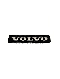 Чёрная наклейка на эмблему Volvo