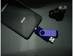 Флэш-карта с двойным разъемом  USB и Micro USB