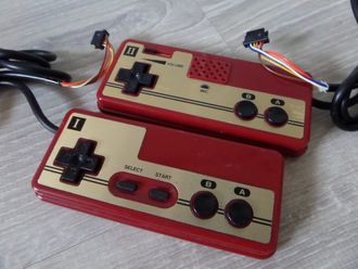 Контроллеры для Famicom