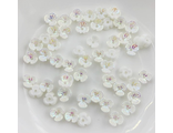 Цветок пришивной 6 мм белый радужный (пластик) 5 шт