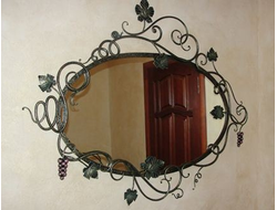 Кованое овальное  зеркало с виноградной лозой -Арт 018