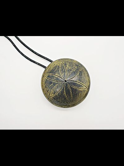 Арт. 536079. Магнит из полимерной массы "под старый металл" с кожаным тросиком