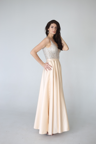 Вечернее платье со сверкающим верхом и атласной юбкой цвета шампань "Бриллиант"