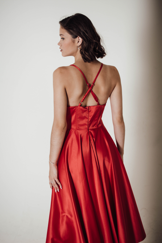 Красное атласное коктейльное платье миди "Одри" прокат Уфа