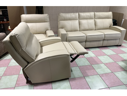 Новый американский кожаный диван-кровать + 2 кресла электрореклайнера. Натуральная кожа.