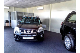 Лобовое стекло Nissan X-trail