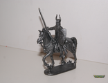 Рыцарь 4.1 серый с мечем. (случайная лошадь)
