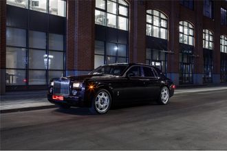 ROLLS-ROYCE Phantom (Черный)