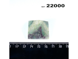 Флюорит натуральный (пирамида) арт.22000: 34,3г - 31*31*26мм