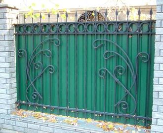 Кованое декоративное ограждение с гофролистом - 0021-"TRIPSY". Цена: 7500 руб. за м2. Кованое декоративное ограждение с гофролистом - 0021-"TRIPSY". Цена: 7500 руб. за м2.