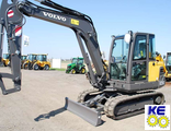 14586633 стекло лобовое нижнее Volvo EC55C