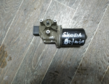 Мотор стеклоочистителя  передний  Skoda  Octavia 2001 г.