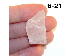 Розовый кварц натуральный (необработанный) №6-21: 9,5г - 28*16*12мм