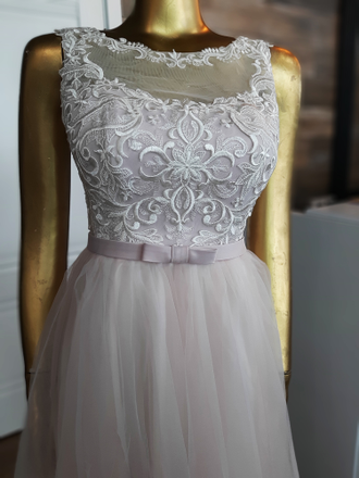 Пудрово-розовое бальное платье с белым кружевным верхом "Рейкьявик" напрокат в Уфе
