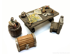 Treasure hunter table (painted)