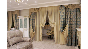 Богатые шторы для большой комнаты с нишей