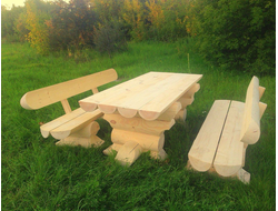 Комплект мебели (стол, две скамейки) из оцилиндрованного бревна
