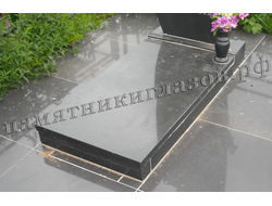 Надгробная плита черный гранит 1030х550х30 мм