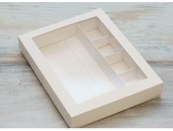 Коробка на 4 конфеты + для шоколадки, 20*17*3 см,  с окном и с разделителями, Белая