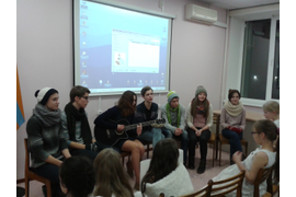 Ученики 26 школы поют песню "Bald ist Weihnacten"