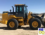 Стекло правое заднее закаленное JOHN DEERE 444K, 524K, 544K