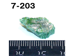 Хромдиопсид натуральный (необработанный) №7-203: 1,3г - 18*10*6мм