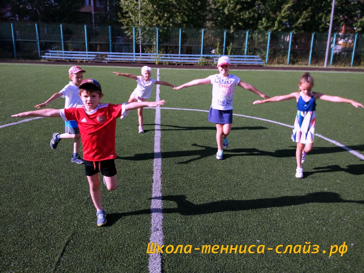 Развивающие упражнения с маленькими теннисистами Зеленограда