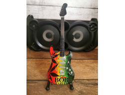 Модель № G13: гитара сувенирная на подставке &quot;Боб Марли&quot;