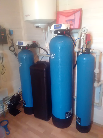 Монтаж фильтров воды в частном доме.