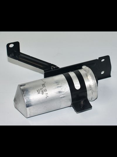 Рессивер-осушитель с кронштейном в сборе