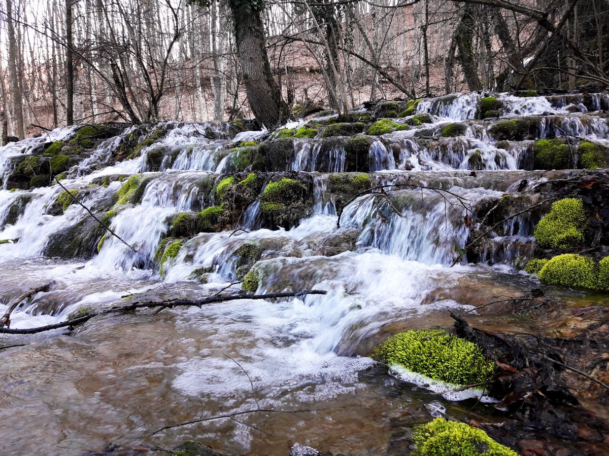 Активный тур в горы Крыма весной, водопады