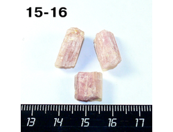 Турмалин натуральный (необработанный) Малхан №15-16: комплект - 4,3г - 18*8*8мм + 15*9*8мм + 12*11*5мм