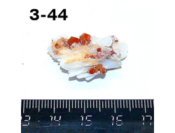 Ванадинит натуральный (щетка) №3-44: 29*20*13мм