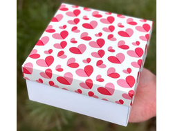 Коробка подарочная ВЫСОКАЯ БЕЗ ОКНА, 32*20* высота 10 см, Красные сердца