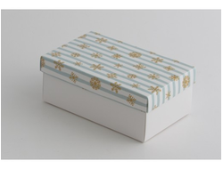 Коробка подарочная ВЫСОКАЯ 2П-В 7 см БЕЗ ОКНА (18*11* выс 7 см), снежинки с голубой полоской