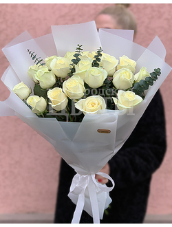 Букет "21 роза" из белых российских роз