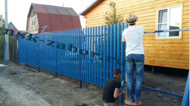 Забор в Новосибирске из евроштакетника