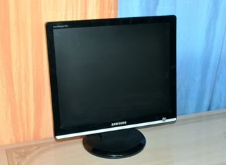 Монитор Samsung SyncMaster 931С