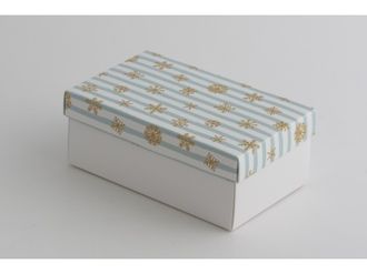 Коробка подарочная ВЫСОКАЯ 2П-В 7 см БЕЗ ОКНА (18*11* выс 7 см), снежинки с голубой полоской