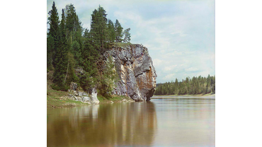 Камень Максимовский около деревни Родина на реке Чусовой