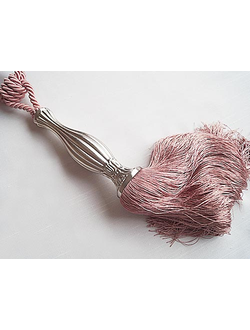 Кисть для штор:  металл и роскошная вискозная юбочка припудренного розового цвета - классика в моде!